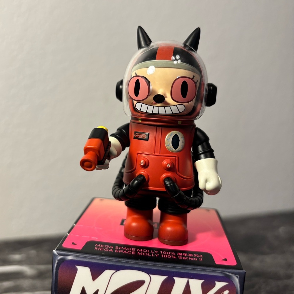 Space Molly 100% Series 03 - Confirmed Gary Baseman